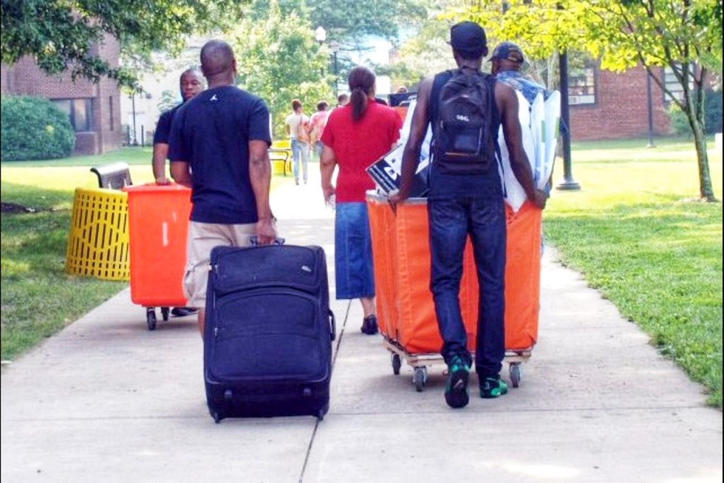 College Move in Day Milwaukee Community Journal