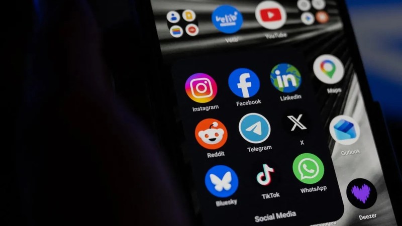 WhatsApp, Instagram And Facebook Down As Users Flock To X And TikTok